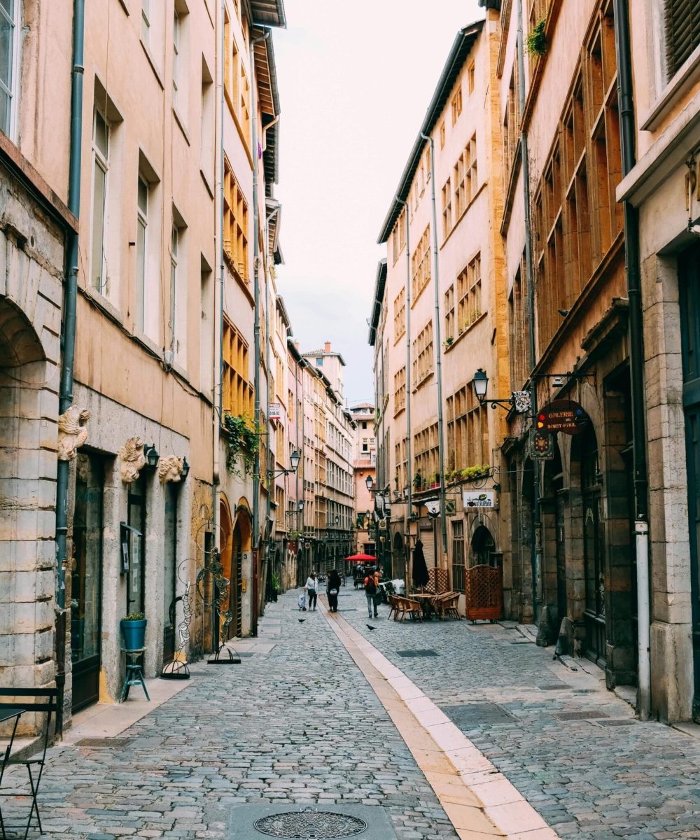 pexels-adrien-olichon-1257089-2537609